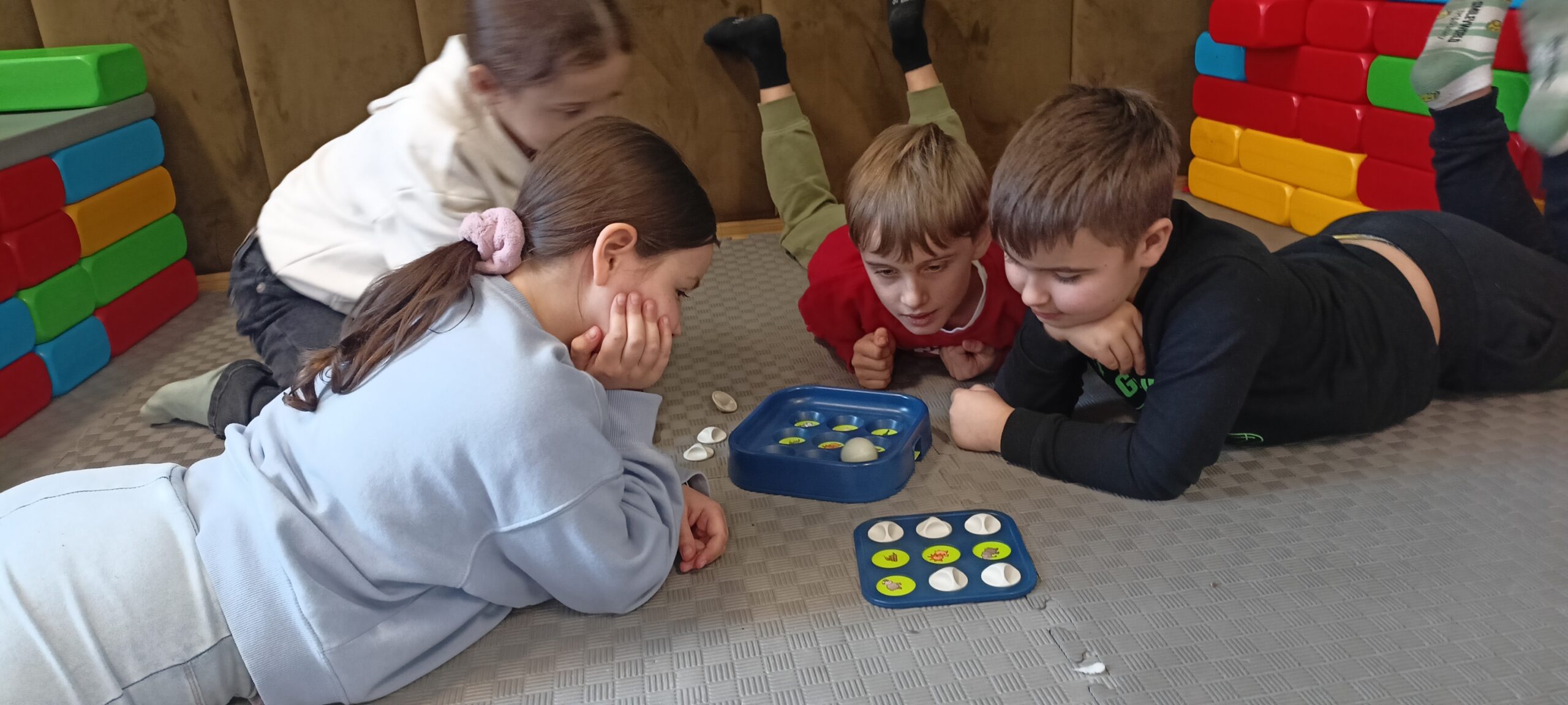 Zdjęcia z zajęć w świetlicy z okazji Dnia Logopedy