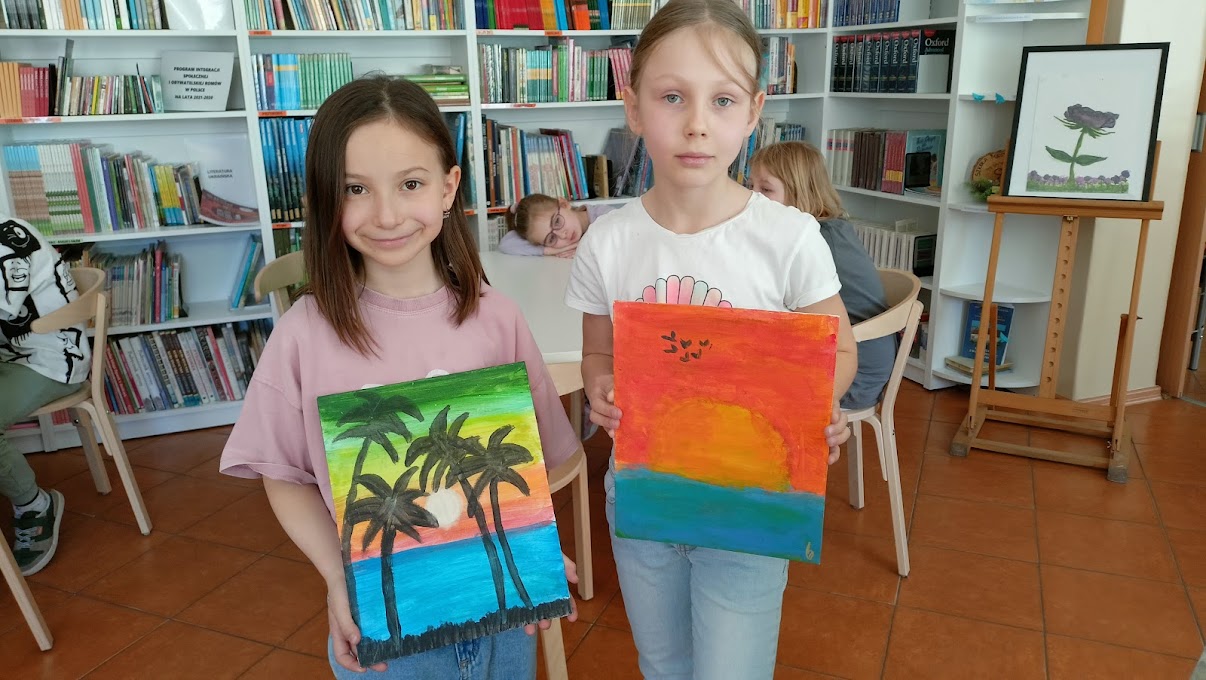 Zdjęcia z wernisażu prac klasy 2a
