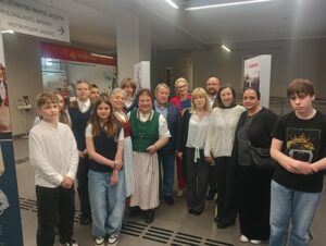 Inauguracja wystawy pt. „Różni, ale razem…” poświęconej mniejszościom narodowym i etnicznym zamieszkującym Warmię i Mazury