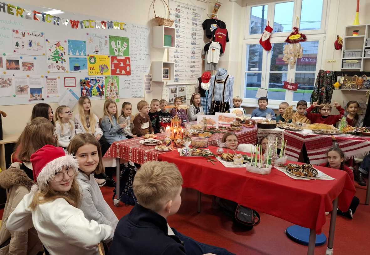 Zdjęcia ze świątecznego jarmarku międzykulturowego