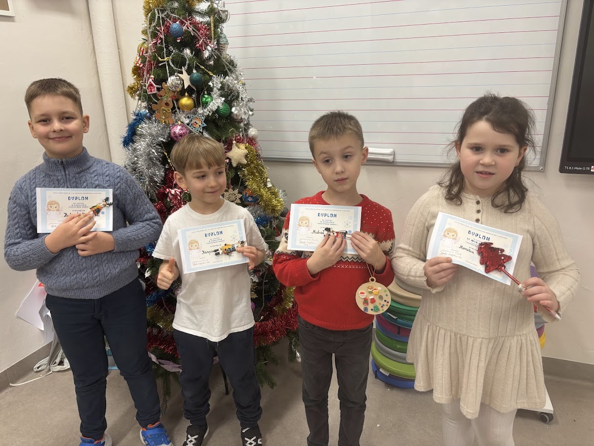 Zdjęcia z konkursy języka angielskiego „The Most Beautiful Angel”